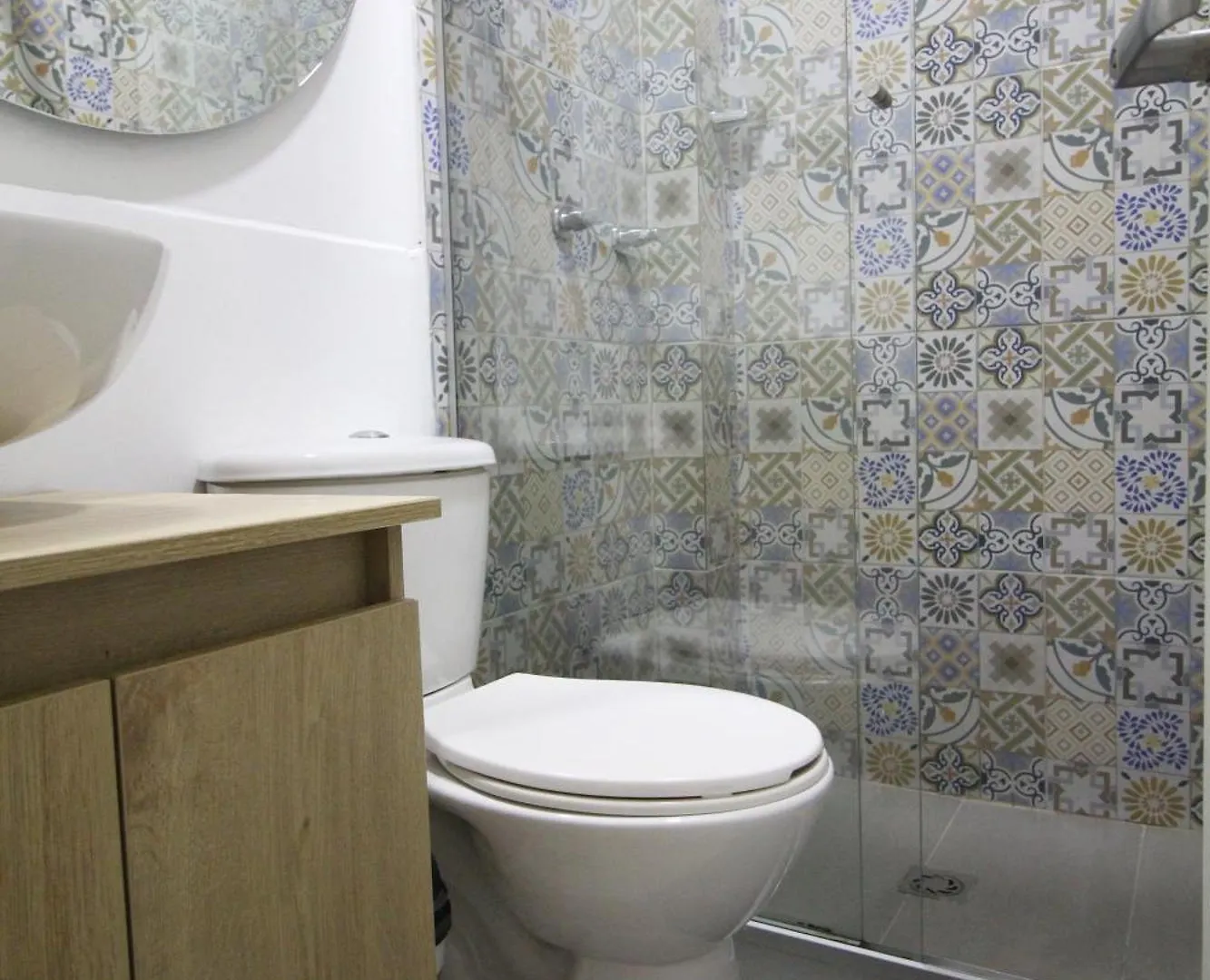Economica Suite En Sector Manila El Poblado M102 By Roots Rentals Medellin Apartment